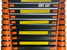 Žebřík KME1063B teleskopický 6,3m jednodílný oranžový s kolečky